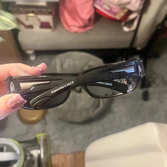 Panama Jack Sunglasses - Picture 3 of 5